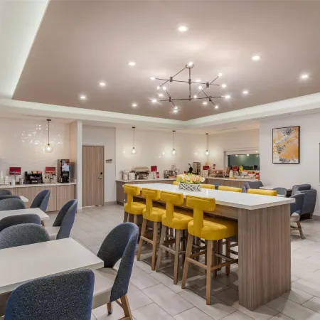 Best Western Plus Mid County