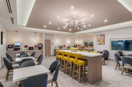 Best Western Plus Mid County