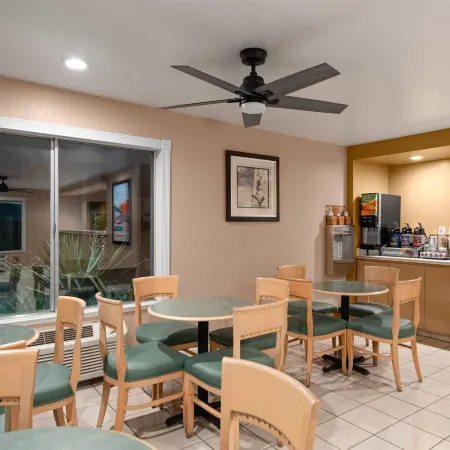 Howard Johnson by Wyndham Modesto Ceres