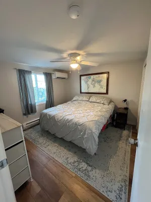 Updated 2-bedroom 1bth apartment near downtown Lafayette with WiFi, AC Hotels in Lafayette