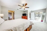 Riverfront Backyard & Grill: Sunrise Family Home