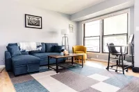 Charming 2-bedroom house with everything you need in the heart of West Allis Hotels in West Allis