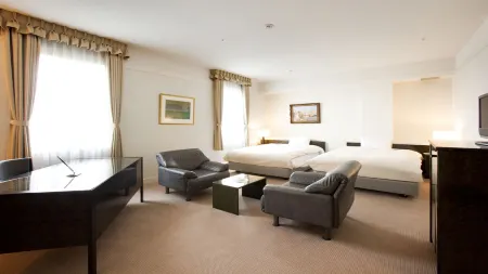 Yugashima Golf Club & Hotel Resort Отели рядом с достопримечательностью «Syureninotaki Fall»