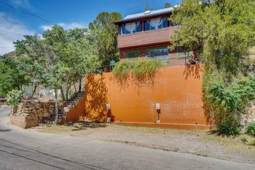 Bisbee Vacation Rental w/ Mountain Views & Sunroom - balcony
