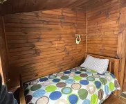Sweet vintage cottage on Mountain View Lake, 2024 updates, next to Lake Sunapee