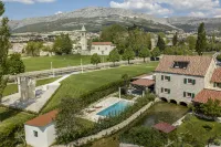 Villa Draga, Beautiful backyard paradise pool villa in Split-Dalmatia Hotels in Solin