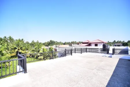 Rooms in Apartment with AC in Katunayake - 8 bedrooms Отели в г. Gampaha