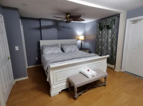 The Silhouette! Chic 1-bedroom with WiFi and AC in serene Hartford