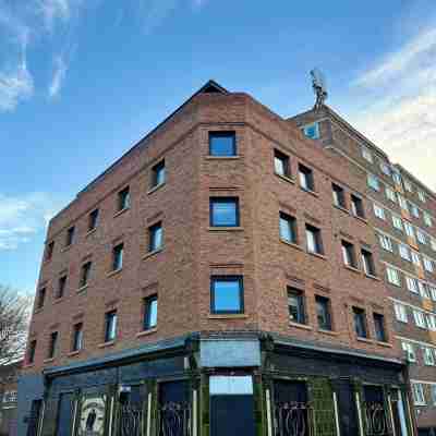 5 Star Room Near London City Airport Hotel Exterior