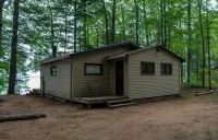 Rustic Shack on the magnificent Fence Lake! Hotels in Lac du Flambeau