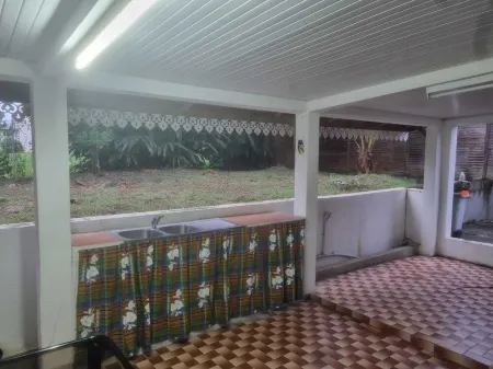 Creole vacation home 15 minutes from the beach and 5 minutes from downtown! Отели в г. Ривьер-Сале