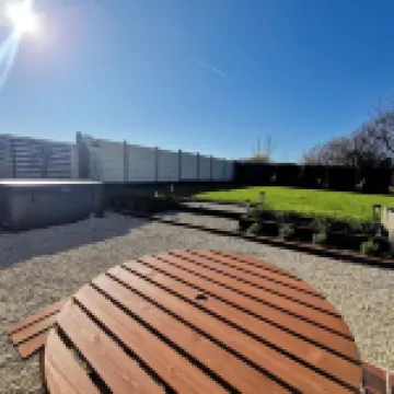 Luxury Sea View Retreat with Hot Tub – Sleeps 8
