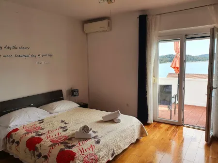 MODERN APARTMAN - 4 TO 6 PERSONS WITH A STUNNING SEA VIEW