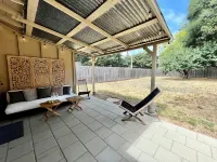Charming NEW studio with AC and private yard in tranquil Sebastopol