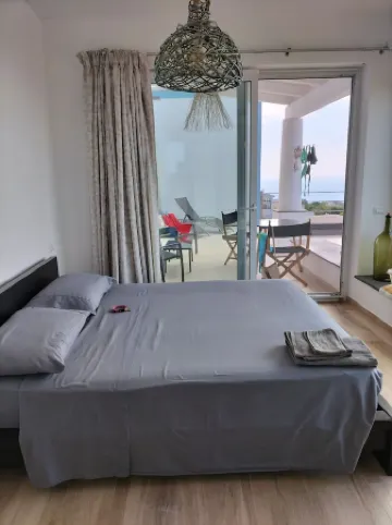 Sciara Eolie luxury apartment with Jacuzzi