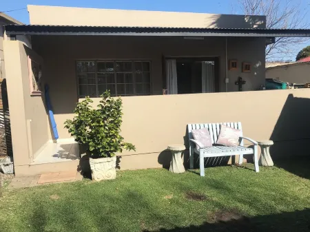 Walking distance to all Antique shops, Restaurants and popular attractions Отели рядом с достопримечательностью «Parys Golf & Country Estate»