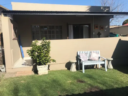 Walking distance to all Antique shops, Restaurants and popular attractions Hotels in Northern Free State