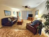 Family friendly 3bed, 2bath house with WiFi, AC, Pool. 6mi-beach, 13mi-airport