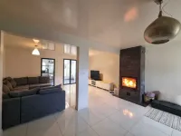 Charmante Maison 5 pcs Dans une Copropriété Calme et Proche des Transports 維爾塔納斯住宿飯店