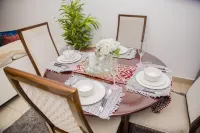 Comfortable Apartment near Foxdale Court