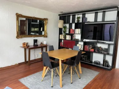 Experience Tranquility in a Forest Getaway: Cozy Vacation Apartment Available Hotels in 