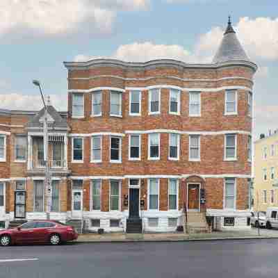 Parkside Gem: Luxe & Roomy by Historic Druid Hill l WIFI l Entire Unit Hotel Exterior