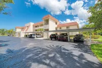 Fabulous 2-bedroom condo with AC in Punta Gorda Hotels in Burnt Store Marina