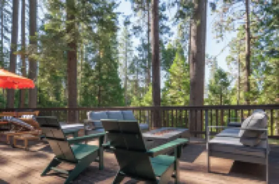 The Robin: BLS Lake Access, Hot Tub, Curated Luxury Design, & Kids Game Room