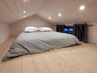 The TINY HOUSE at Le Haras. Hotels in Avrille