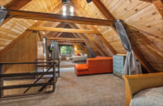 Creek Cabin - Fly-in Acres Lake Access - private Creek access with fire pit