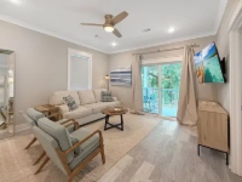Upstairs Newly Built Condo at Diamondhead Country Club - Walk to the Clubhouse Hotels in Diamondhead
