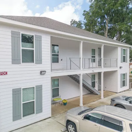Upstairs Newly Built Condo at Diamondhead Country Club - Walk to the Clubhouse