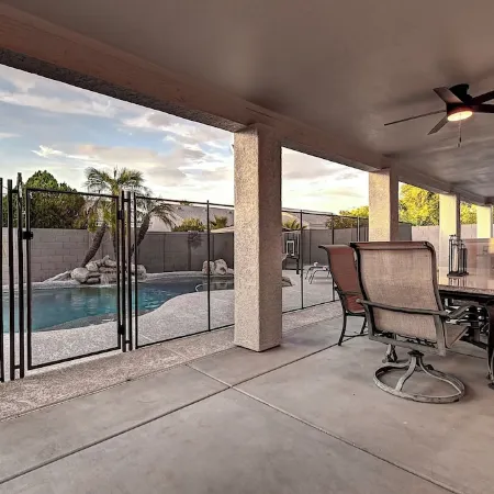 3 bdrm Glendale Home w/ Pool