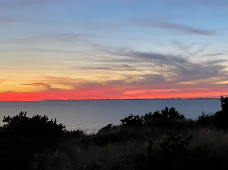 Iconic, historic cottage overlooking Cape Cod Bay Отели рядом с достопримечательностью «Кейп Код Нешнел Сишор»