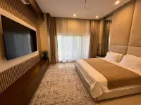 1 Bedroom Apartment with Golf Course Views