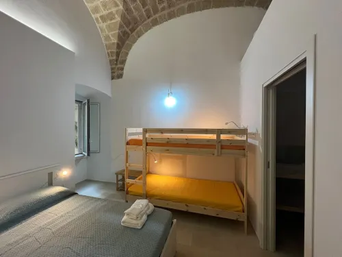 Renovated historic pied-à-terre in downtown, suitable for couple or family