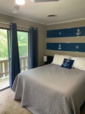 2-bedroom condo in beautiful Fairfield Bay close to amenities.