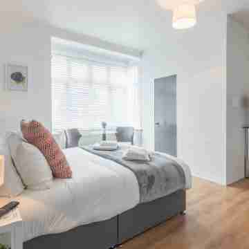 Private & Comfortable Studio Room 1 by Milton Guesthouse Rooms