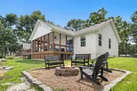 Sunset Cottage on Grand: Waterfront Views - Dock - Fire Pit - Boat Parking