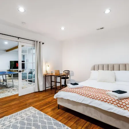 Spacious Getaway: Nature, HotTub, GameRoom & Dogs