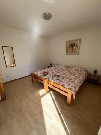 GAUGUIN F2 apartment on 1st floor 200 metres from the spa + private parking lot