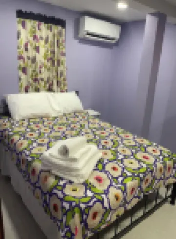 MATUK&ROSE, Cozy , 1  Bedroom , 1 BathroomUnit , complete with AC,WiFi,smart TV