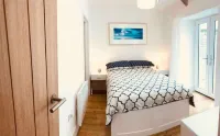 UNIQUE CORNISH COTTAGE CONVERSION Central location