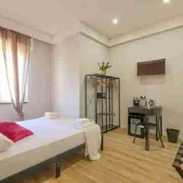 Heart Naples Center Rooms