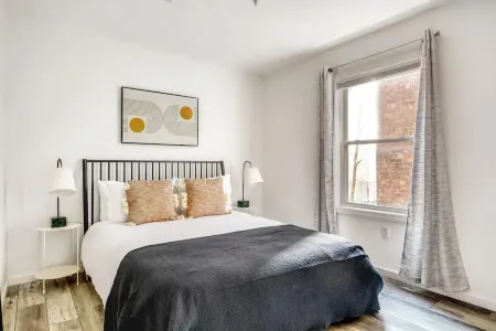 15 minutes to NYC Washer+Dryer Onsite Parking