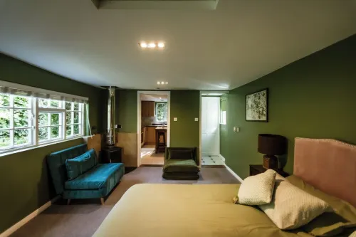 Cabin set in rural Kent on a private plot of 30 acres with use of a pool