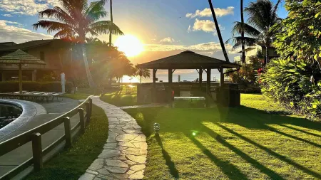 Oceanfront Spacious Retreat, Stunning Views with 2 Lanais, AC Comfort