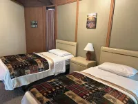 Eagle River Cherry Tree House - Quaint 2-bedroom house - Sleeps 6 Hotels in Washington