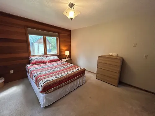 Cozy 4-bedroom lake front house with WiFi between Sterling and Soldotna