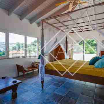 Beautiful 6 Bed-rooms Villa at Dawn Beach Rooms